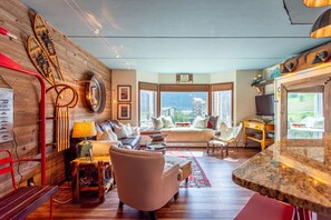 TV - Amazing Views, free wifi, free parking. Industrial Cozy Telemark Lodge studio (Copper Mountain)