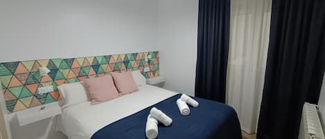 3 bedrooms, iron/ironing board, Internet, bed sheets