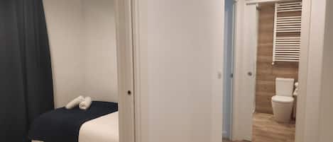 3 Schlafzimmer, BĂŒgeleisen/BĂŒgelbrett, Internetzugang, BettwĂ€sche