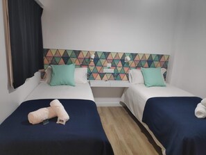 3 bedrooms, iron/ironing board, internet, bed sheets