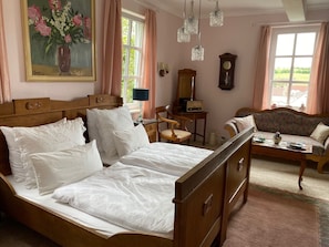 5 chambres, fer et planche à repasser, Wi-Fi, draps fournis