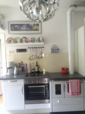 Refrigerador, horno, parrilla de estufa y lavavajillas