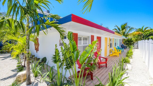 Exterior - Cabin at Captain's Quarters (Bradenton Beach)