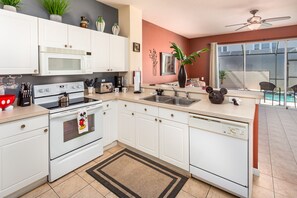 Villa (3 Bedrooms) | Private kitchen