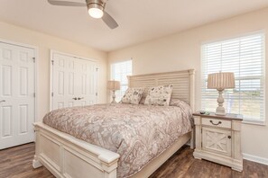 3 bedrooms, bed sheets