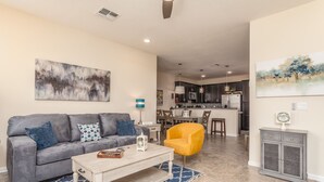 Living area - Holly Village-ru1070 (Davenport)