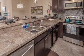 Dishwasher - Holly Village-ru1070 (Davenport)