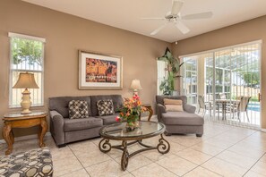 Living area - Tuscan Hills-ru1068 (Davenport)