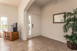 Interior - West Haven-ru1057 (Davenport)