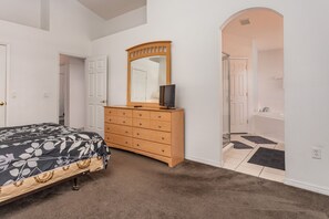 4 bedrooms, bed sheets - West Haven-ru1057 (Davenport)