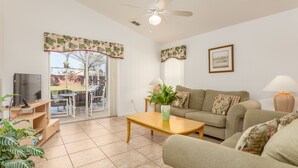 Living area - West Haven-ru1057 (Davenport)