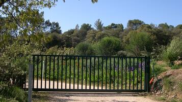 Enceinte de lâhĂ©bergement