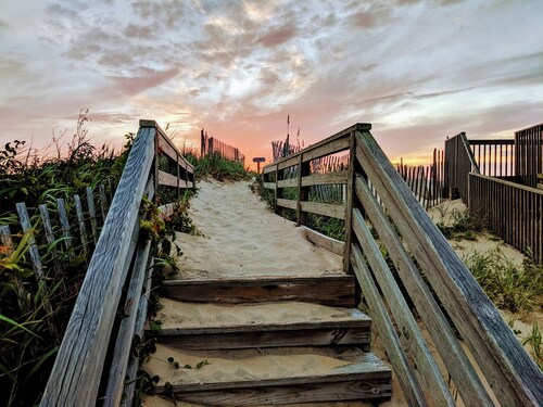 South Nags Head, 5 min walk to the beach