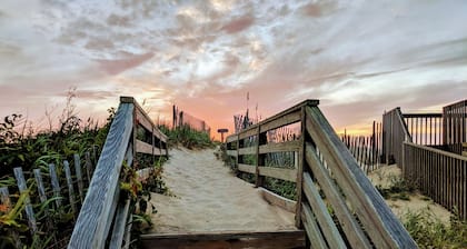 South Nags Head, 5 min walk to the beach