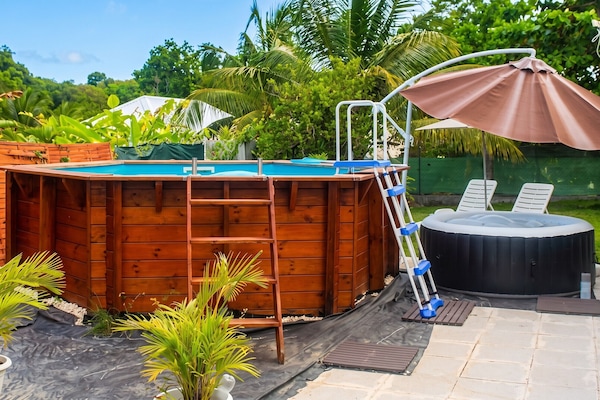 Vue sur piscine
