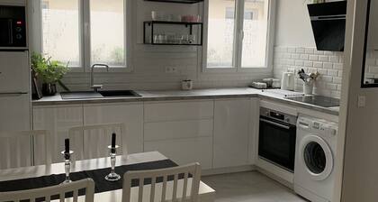 Marais Magic-Calme & lumineux-Rue des Rosiers Paris 4e
CLIMATISEUR -4 personnes