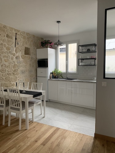 Marais Magic-Calme & lumineux-Rue des Rosiers Paris 4e
CLIMATISEUR -4 personnes