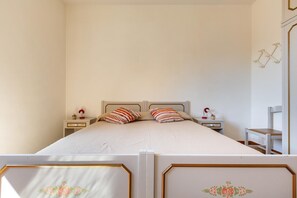 3 camere, ferro/asse da stiro
