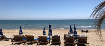 LARGE air-conditioned family APARTMENT in the royal setting