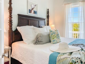 4 bedrooms, desk, travel crib, free WiFi