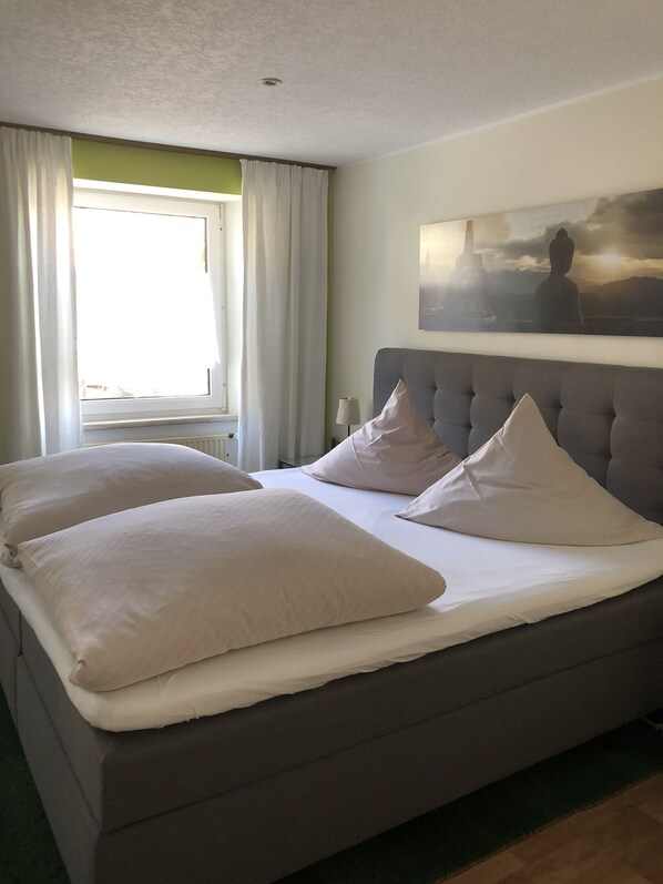 2 quartos, ferros/tábuas de passar roupa, Wi-Fi de cortesia