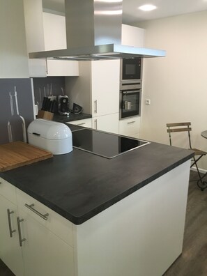 Fridge, microwave, oven, dishwasher - Bathing can be so beautiful (Rheinfelden (Baden))