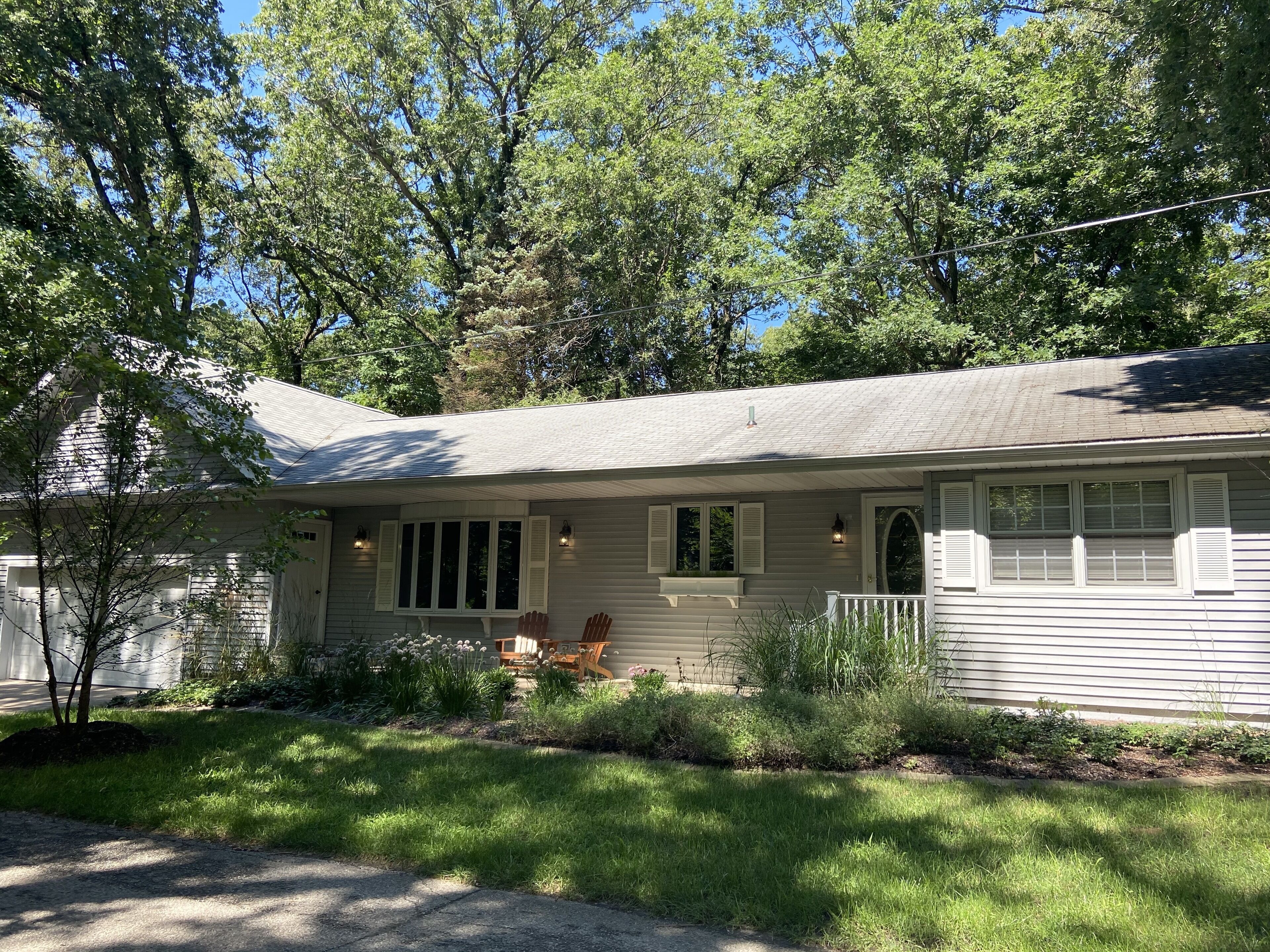 Michiana Home with Beach Access and Hot Tub 