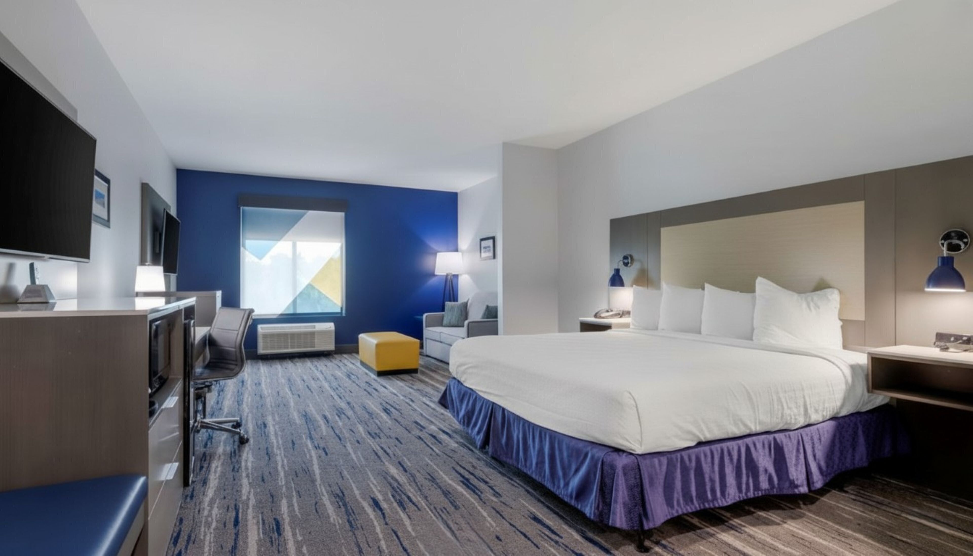 Bureau, espace de travail pour ordinateur portable, rideaux occultants