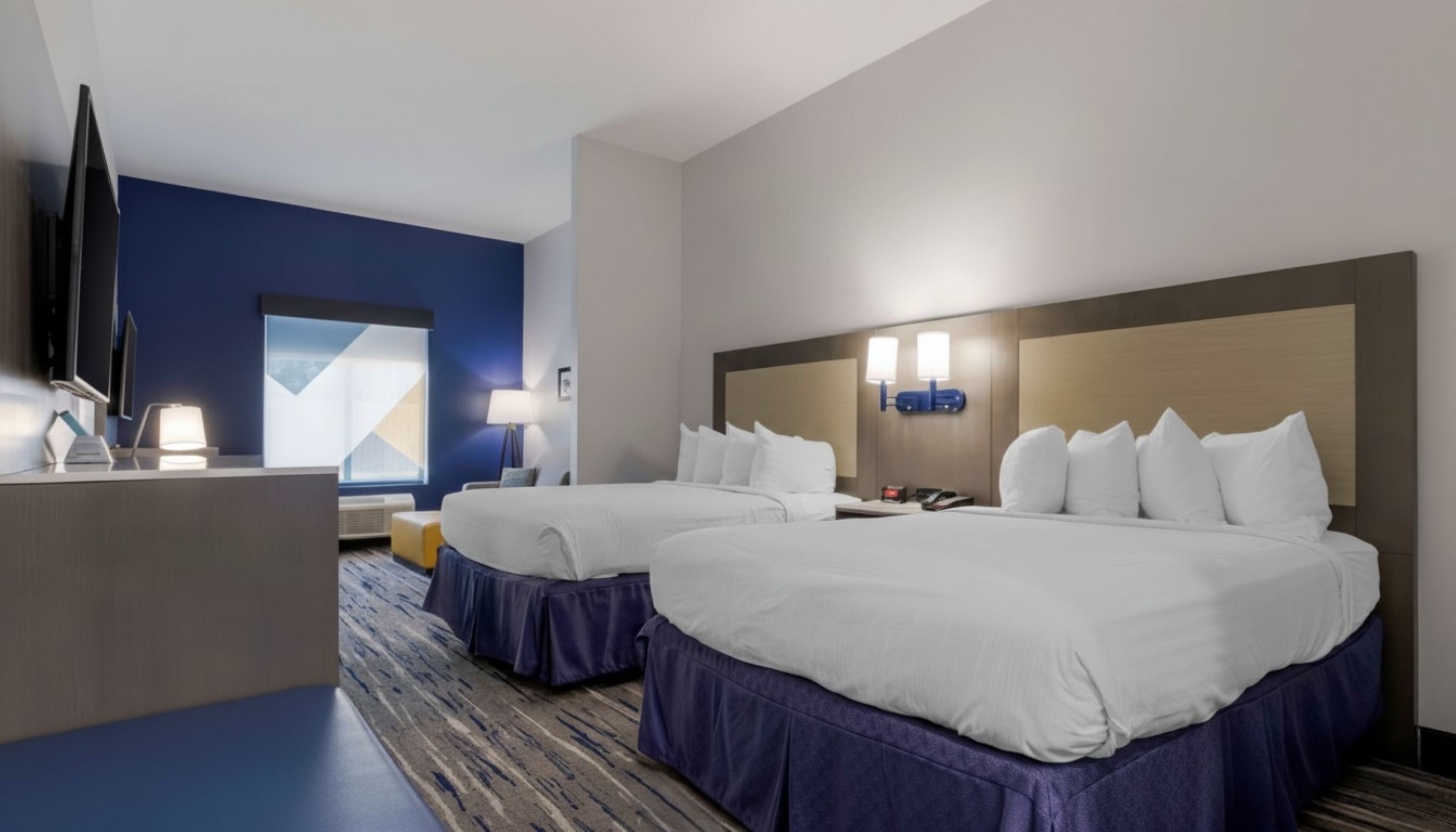 Bureau, espace de travail pour ordinateur portable, rideaux occultants