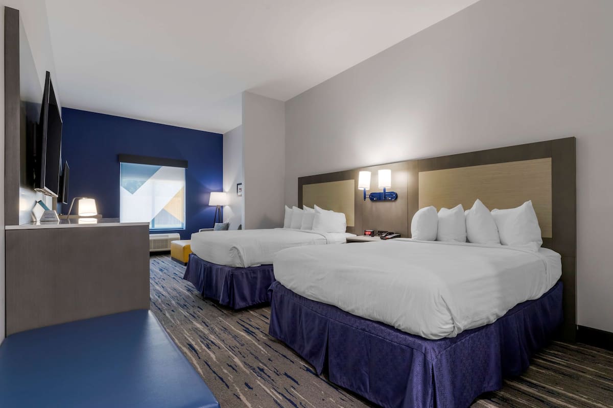 suite, multiple beds, non smoking, refrigerator & microwave (with sofabed) | 1 bedroom, desk, laptop workspace, blackout curtains