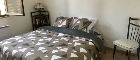 1 Schlafzimmer, Bügeleisen/Bügelbrett, Reisekinderbett, kostenloses WLAN