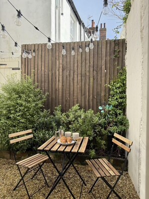 Outdoor dining - Riley Cottage - Deal, Kent (Deal)