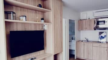 Flat-screen TV, heated floors