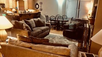 Smart TV, fireplace