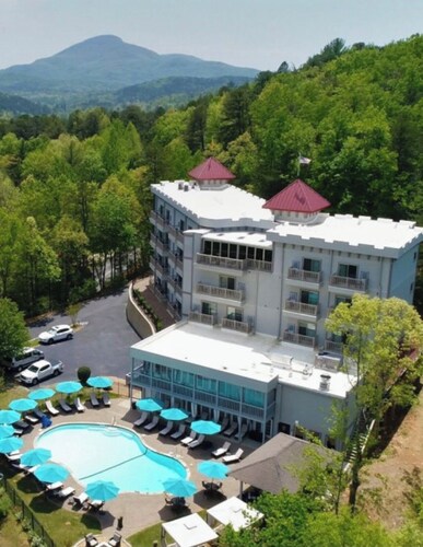 Chalet Suzanne of Helen