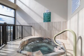 Indoor spa tub