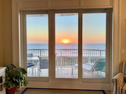 Luxury 5th Floor Oceanfront Condo next to Ritz Carlton!