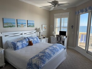 2 slaapkamers, een bureau, een strijkplank/strijkijzer, gratis wifi