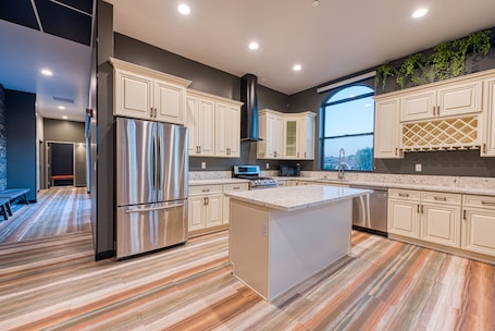 Heritage Penthouse | Shared kitchen | Mini-fridge