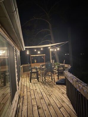Outdoor dining - Beautiful private beach house with access to sound (Emerald Isle)