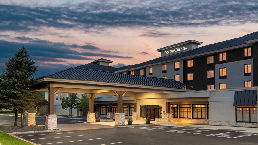 DoubleTree by Hilton Owatonna