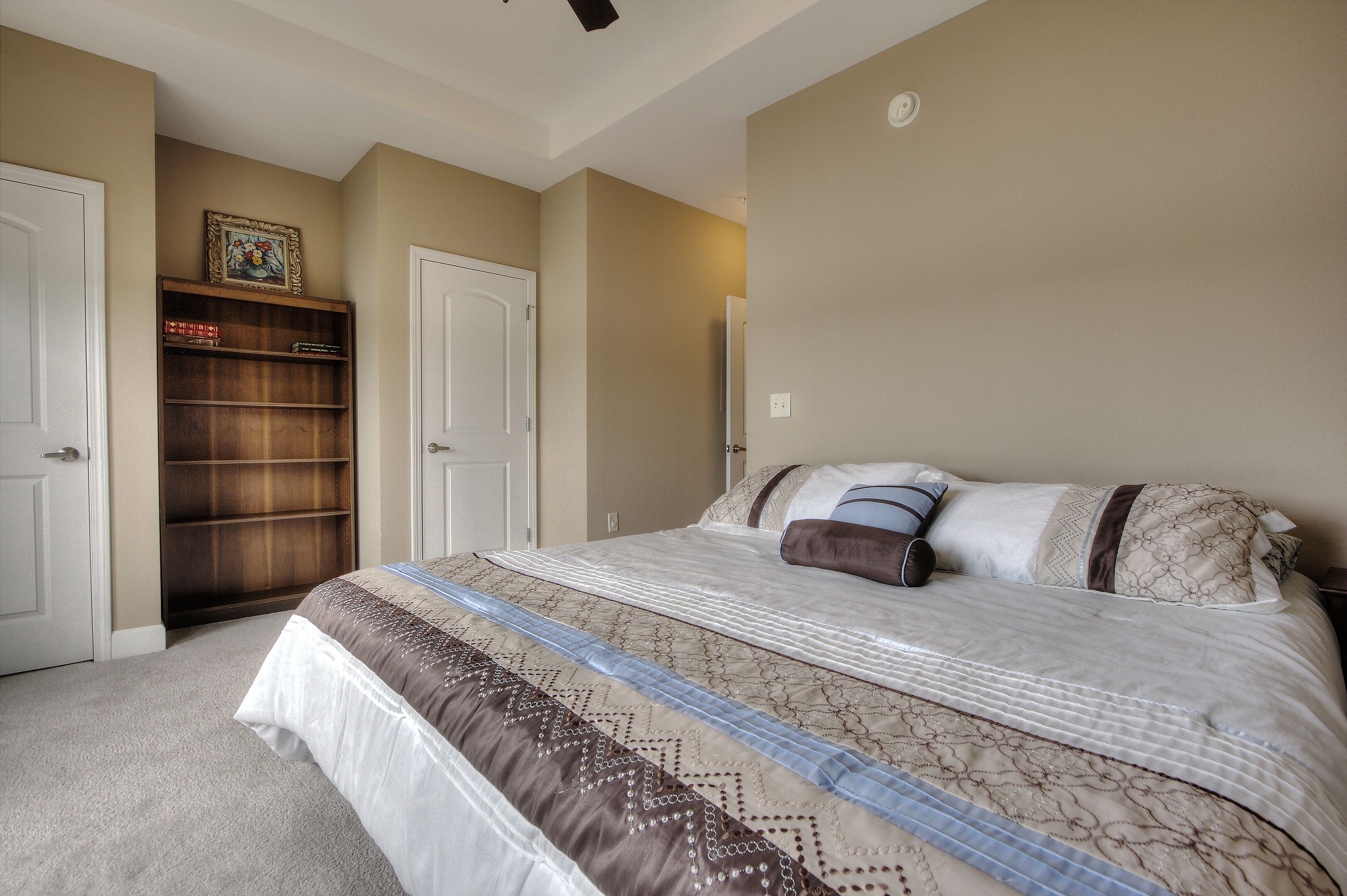 3 soverom, strykejern/-brett, wi-fi og sengetøy