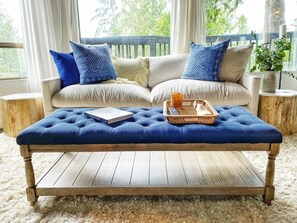 Smart TV - mbrace nature in this bright home that has gorgeous views to the lake and forest (Bellingham)