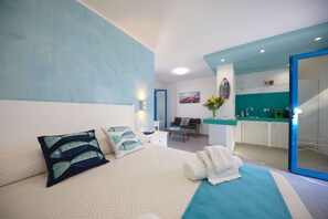 Deluxe Studio Suite | Desk, laptop workspace, blackout drapes, free WiFi - Skyview Cefalù (Cefalù)