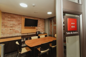 Daily full breakfast (COP 36000 per person)
