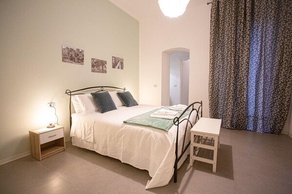 Habitació prèmium | Escriptori, espai de treball apte per a portàtils i cortines opaques