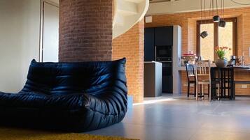 TV, caminetto, videogiochi