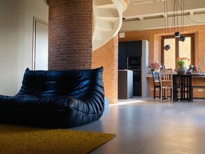 Televisión, chimenea y videojuegos 