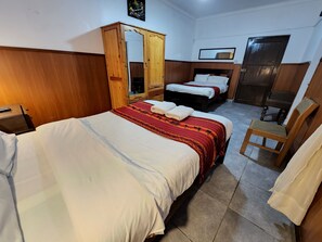 Premium bedding, down duvets, pillow-top beds, desk