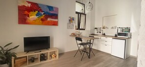 Fridge, microwave, stovetop, coffee/tea maker - Loft in the historic center few steps from Ortigia (Siracusa)